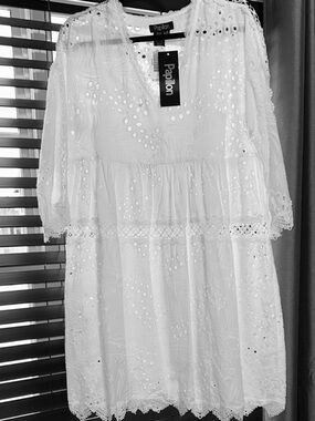 Sz XL🇨🇦⭐️NWT Papillon Blanc White Lined Eyelet Dress/Swimsuit Coverup.
